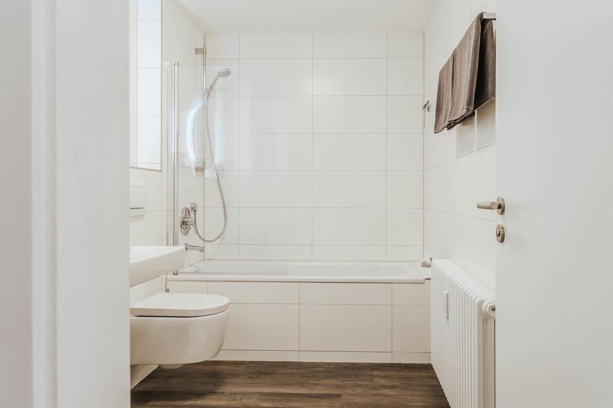 Relax Apartment Black & White Friedrichshafen Bagian luar foto