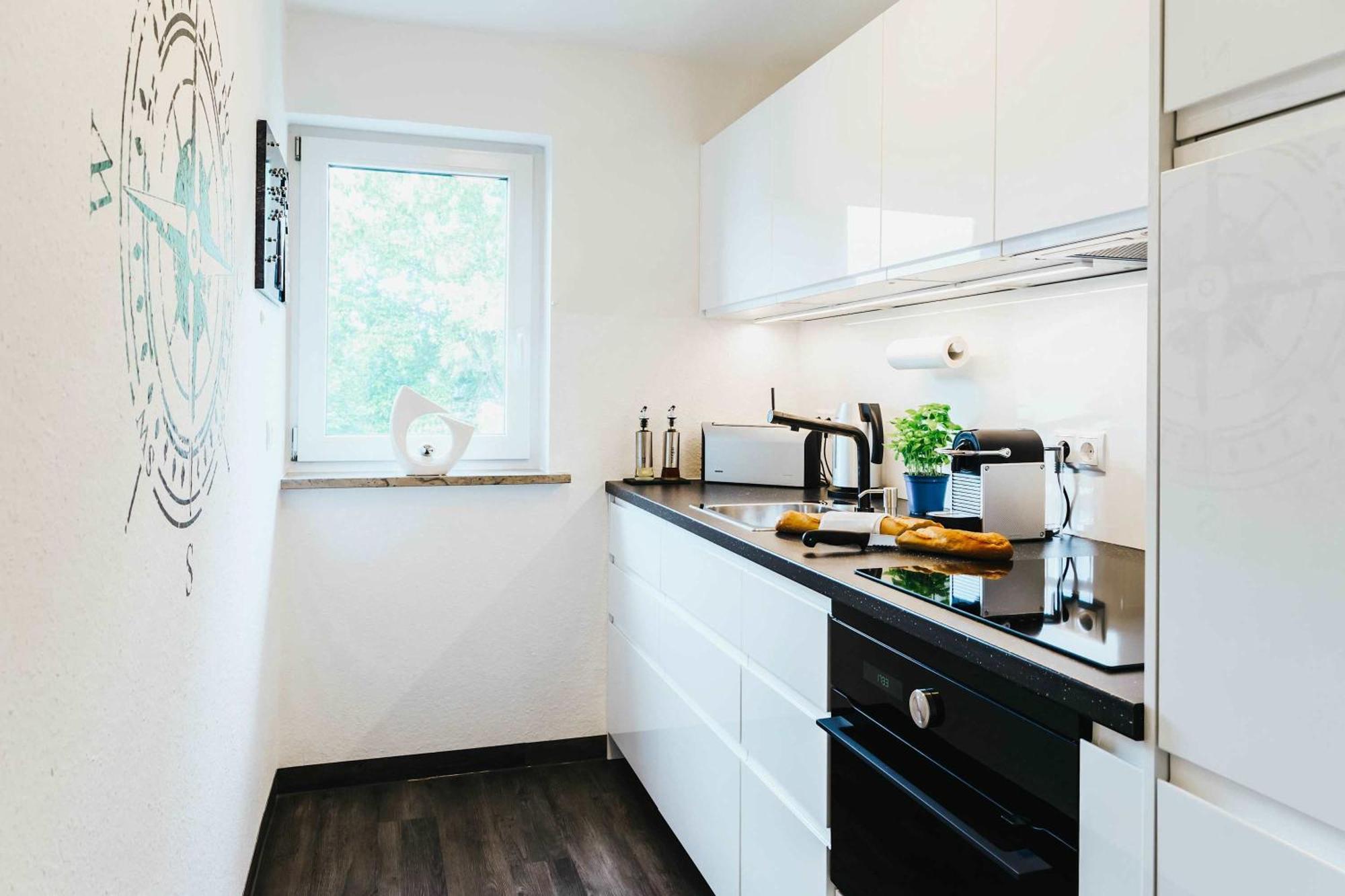 Relax Apartment Black & White Friedrichshafen Bagian luar foto