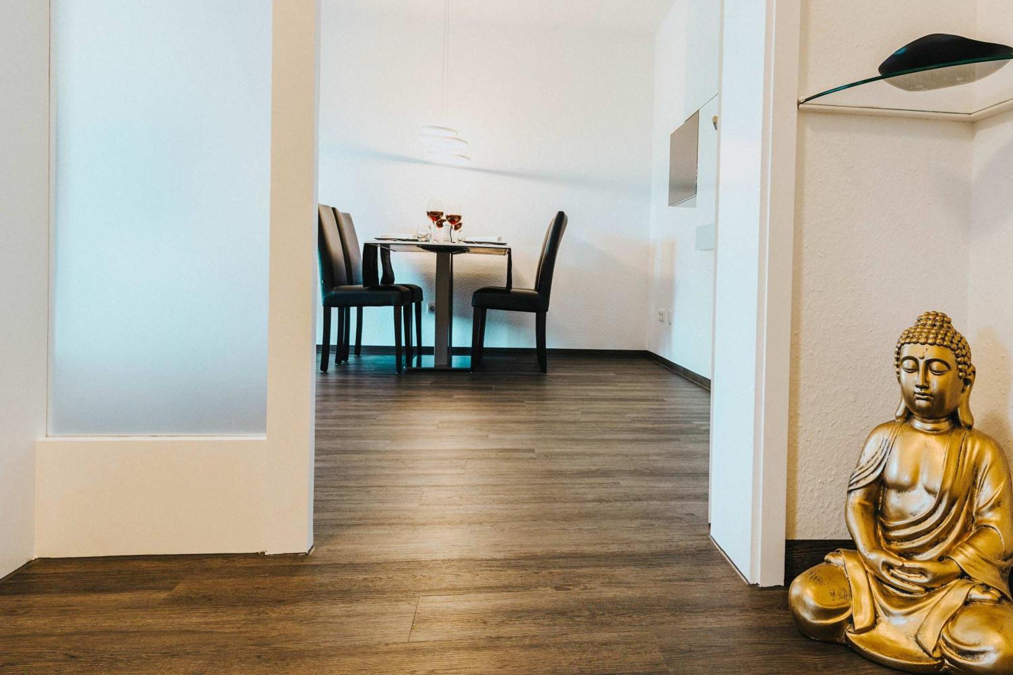 Relax Apartment Black & White Friedrichshafen Bagian luar foto